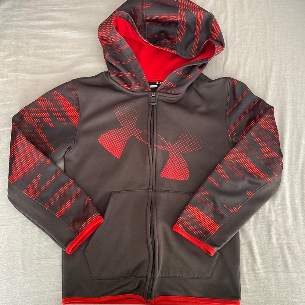 Boys Under Armour zip up hoodie. Sz.7